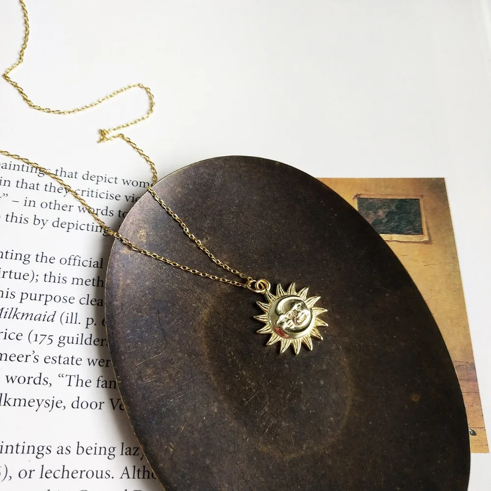 

Women's Authentic 925 Sterling silver Gold original funny Sun smiley face &Moon pendant necklace gold creative Pendant X147