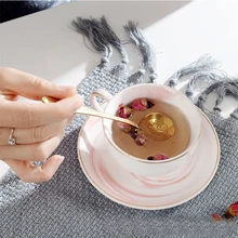 Европейская креативная керамическая чашка с мраморной чашкой, современная домашняя элегантная повседневная чашка для завтрака, молочный чай, комплект из чашки и блюдца, Мраморная кружка