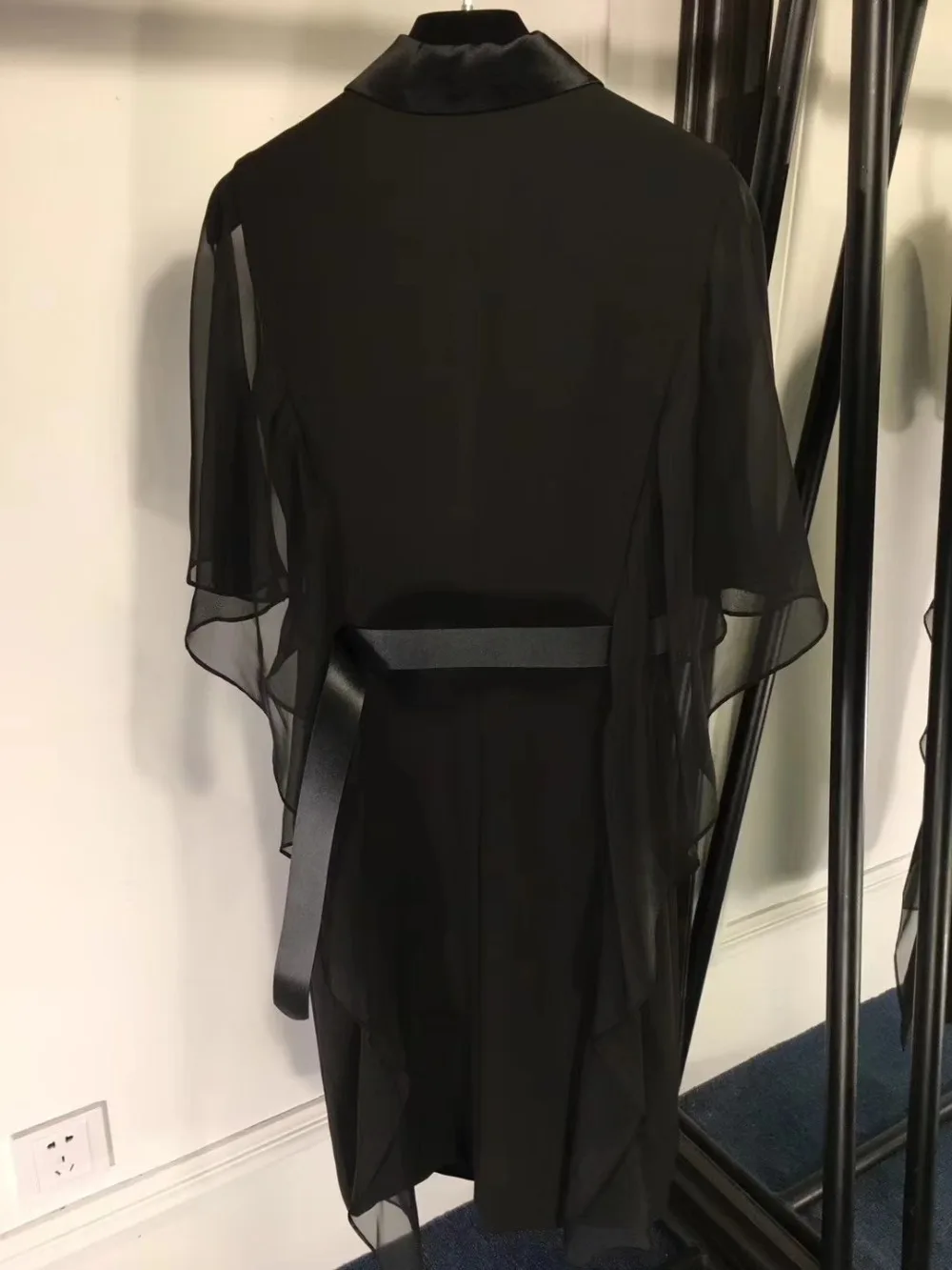 Летние платья 2019 темперамент для женщин clothintg Мода рюшами рукав торжественное платье элегантный классический белый черный