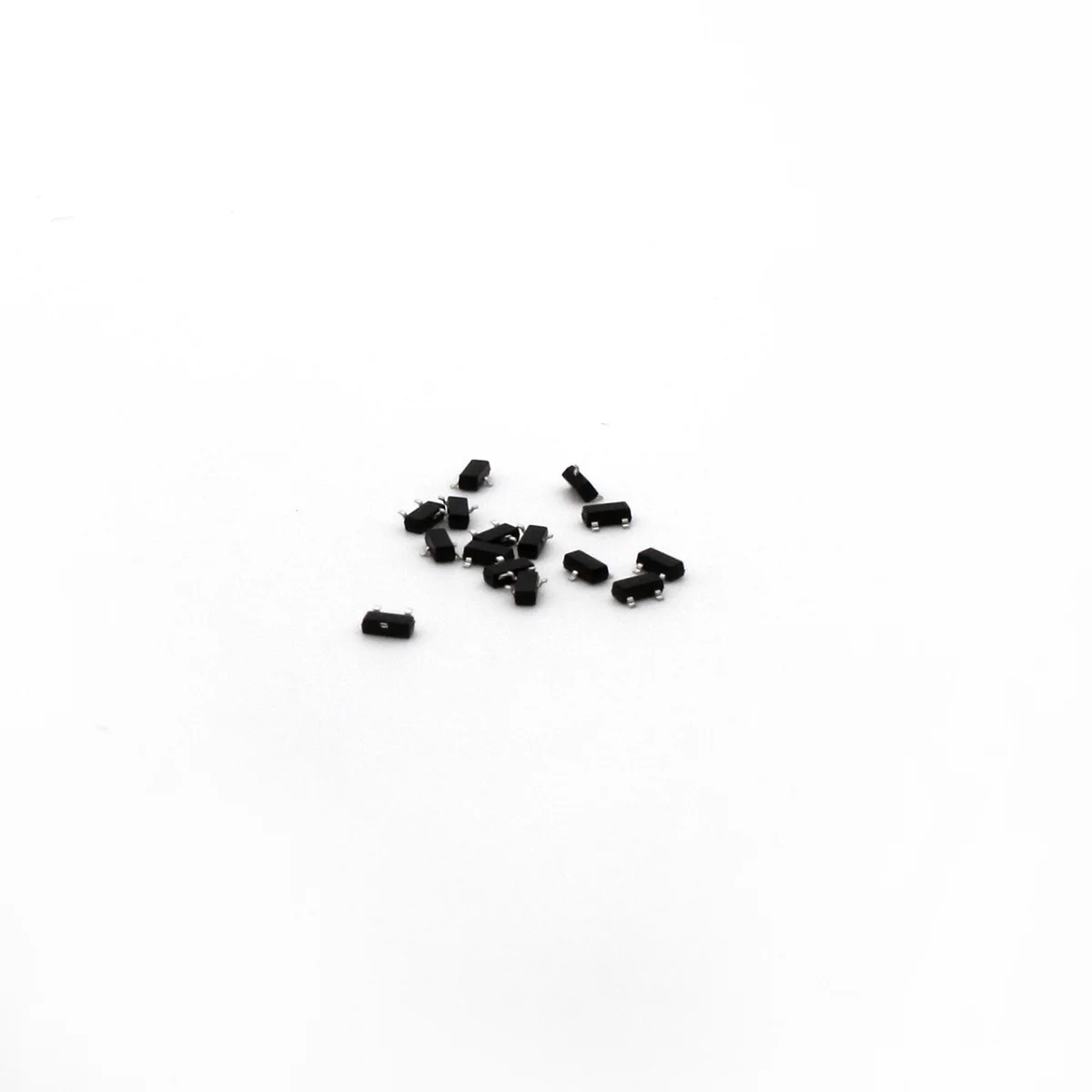 MCIGICM MMBT2222A 100 шт. SOT 23 MMBT2222 2N2222 SMD универсальные Транзисторы NPN 40 в 0.6A Бесплатная