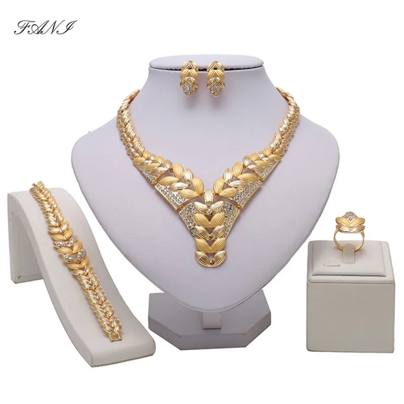 

2018 Nigerian Wedding woman accessories jewelry set Fashion African Bead Jewelry Set Brand Dubai Big Gold Color Jewelry Set