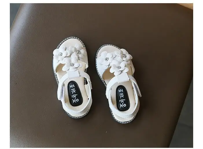 Летние новые детские туфли 2019 модные кожаные милые детские сандалии для девочек дышащие Аппликации Милая обувь