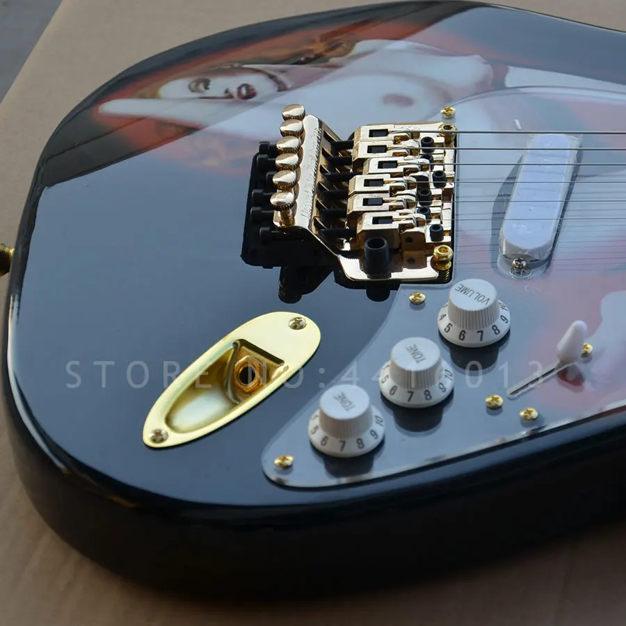 Marilyn-Monroe-ST-guitar4