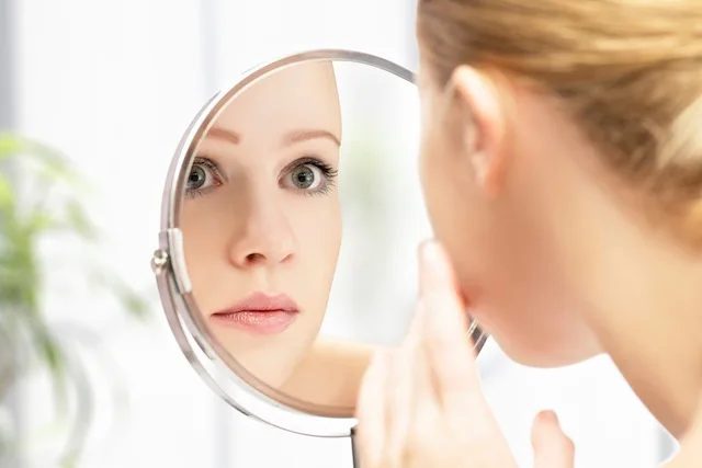 How-To-Deal-With-Pimple-And-Acne-Problems-