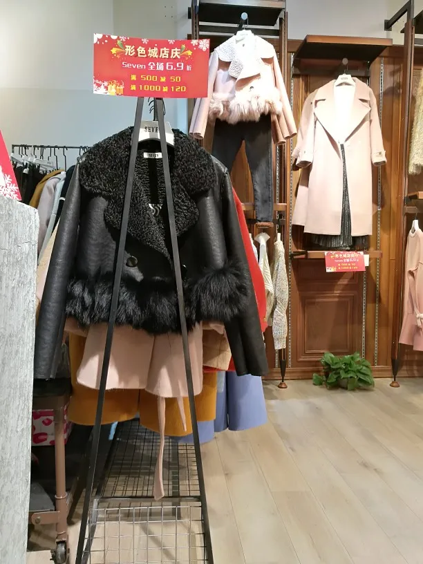 Осень и зима небольшой ладан кожаная куртка, Женская куртка с мехом, с вышивкой, с короткими пальто тонкий ягненка кашемировое пальто WJ1841