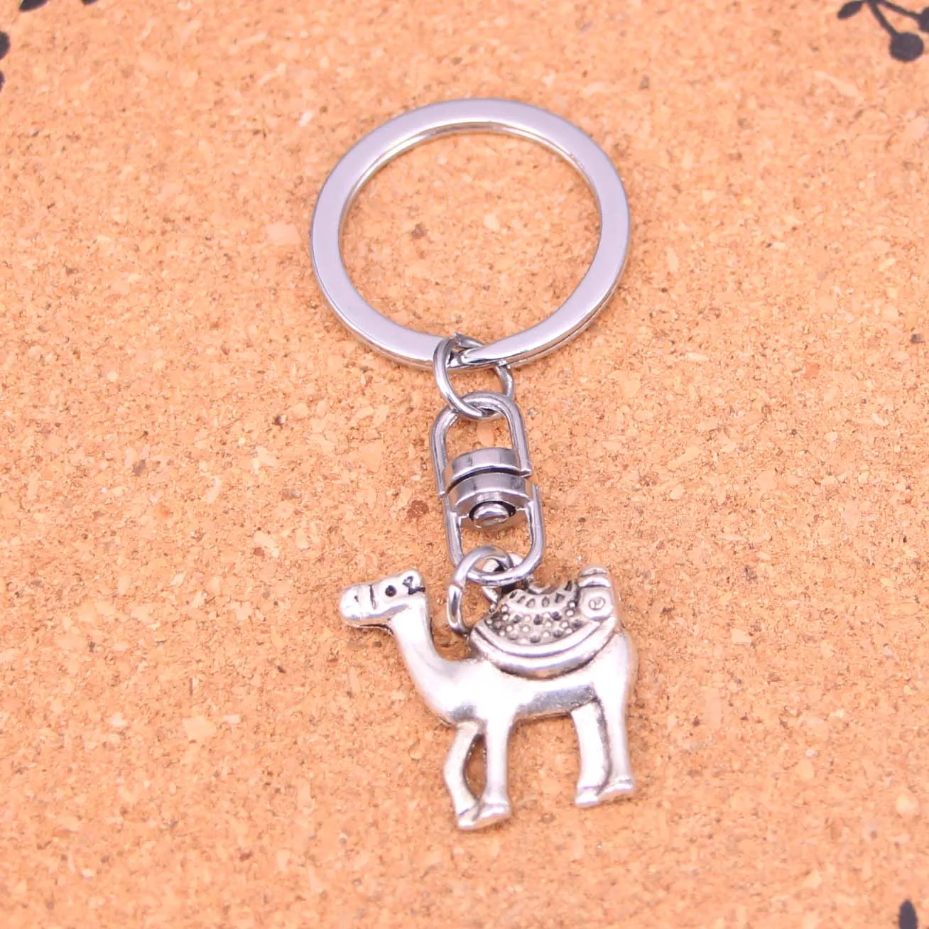 Модный мужской ювелирный брелок металлический аксессуар camel Charm 20 штук |