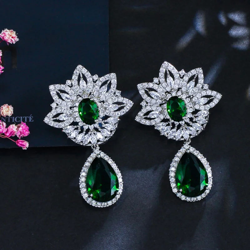 Серьги капельки CWWZircons с розовыми красными синими кристаллами хорошее