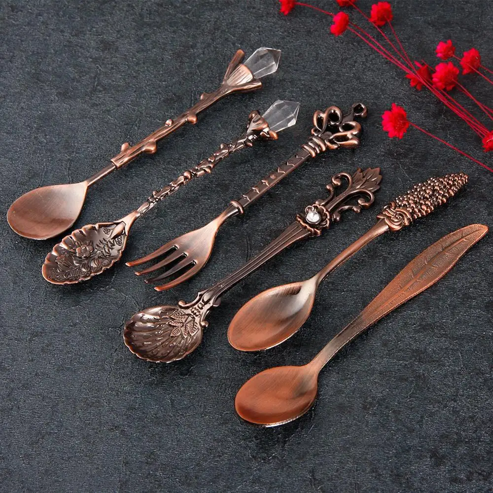 

5/6pcs Noble Dinnerware Vintage Royal Retro Style Tableware Spoon Set Carved Cutlery Fork Set Coffee Dessert Dinnerware Kits