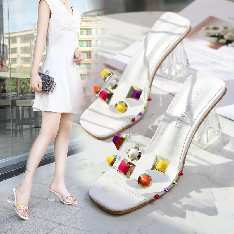 

HOT 2019 Summer Slippers Women Rivet Slides Transparent Beach Shoes Slippers Home Flip Flops Sandals Casual Shoes Women Pumps