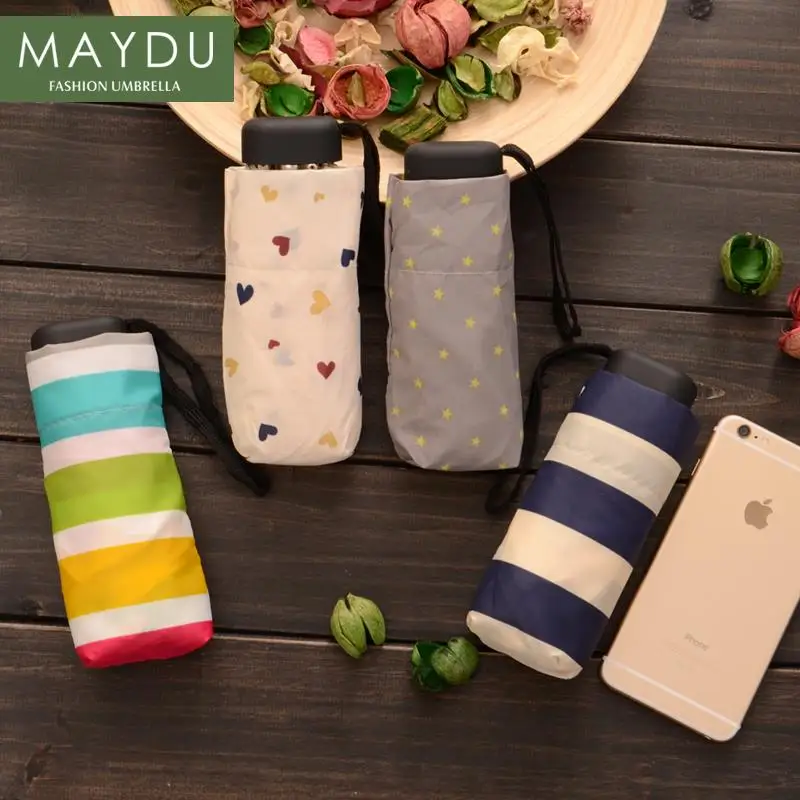 small collapsible umbrella