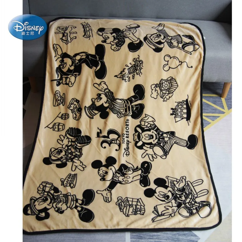 Mickey mouse blanket (3)