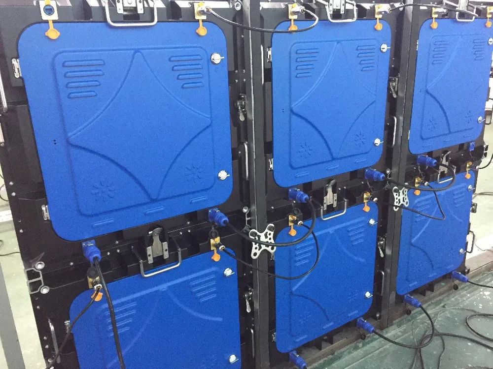 

6pcs P6 outdoor full color,SMD 1/8 scan,576X576mm die casting aluminium cabinet Control card, flight case and hanging beam