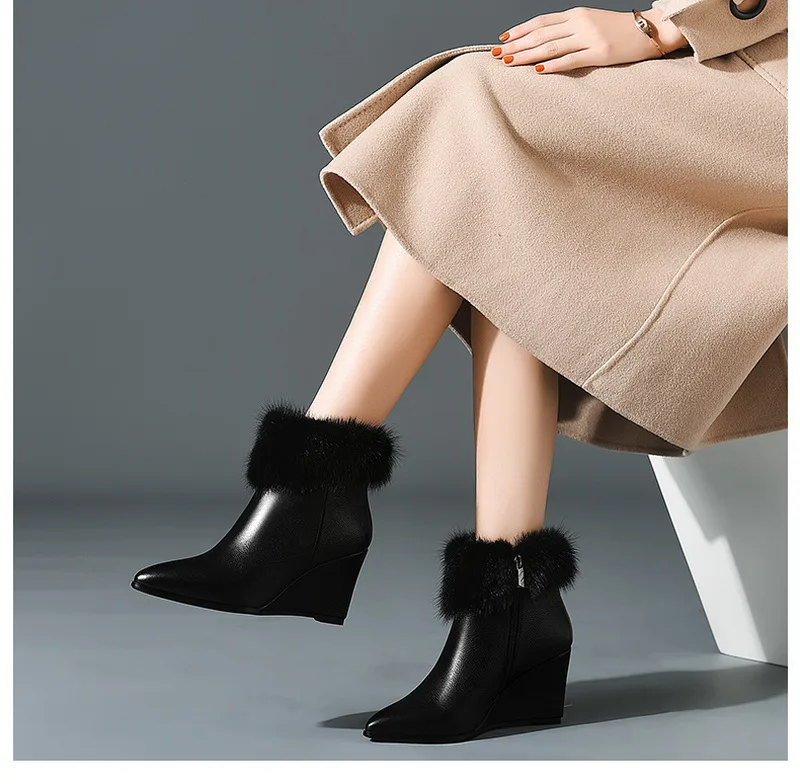 Новые красивые женские ботинки на высоком каблуке с мехом