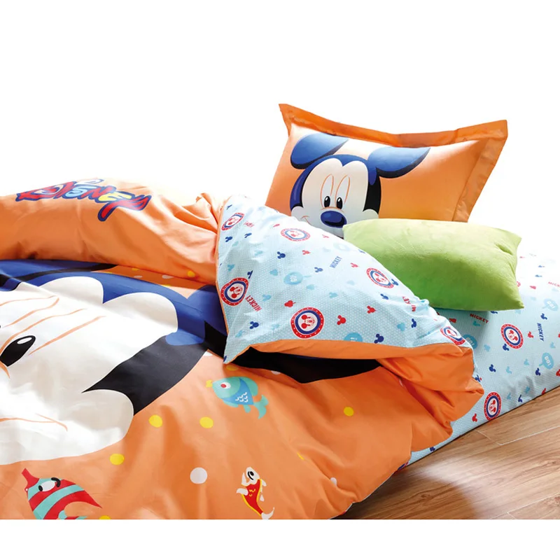 Mickey Mouse bedding set (5)