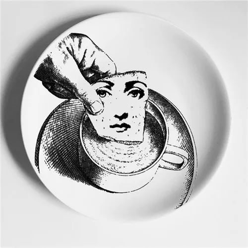 Горячая Красота иллюстрация Fornasetti тарелки настенные подвесные декоративные ремесленные блюда дома/отеля/бара/образца комнаты фон тарелка - Цвет: 9