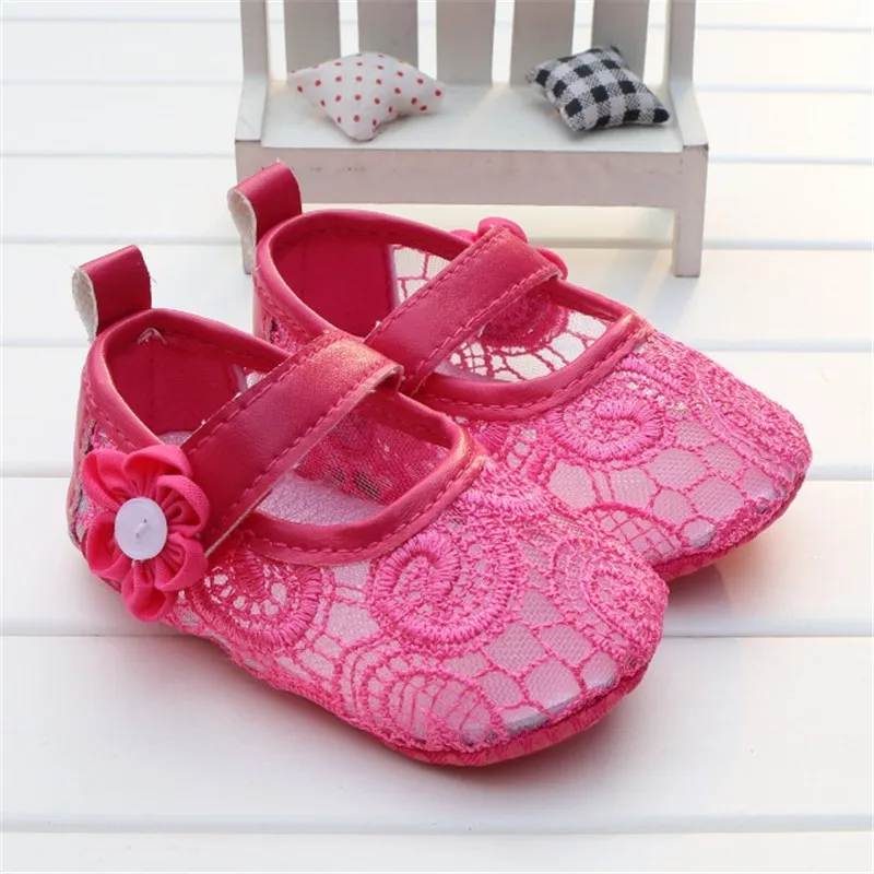 Летний стиль Золотой кружевной цветок Младенческая Девочка обувь первые ходунки полые дышащая детская обувь Zapatos Nina Sapato baby 0-18 м