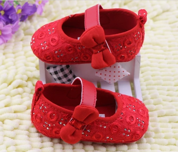 red baby shoes girl