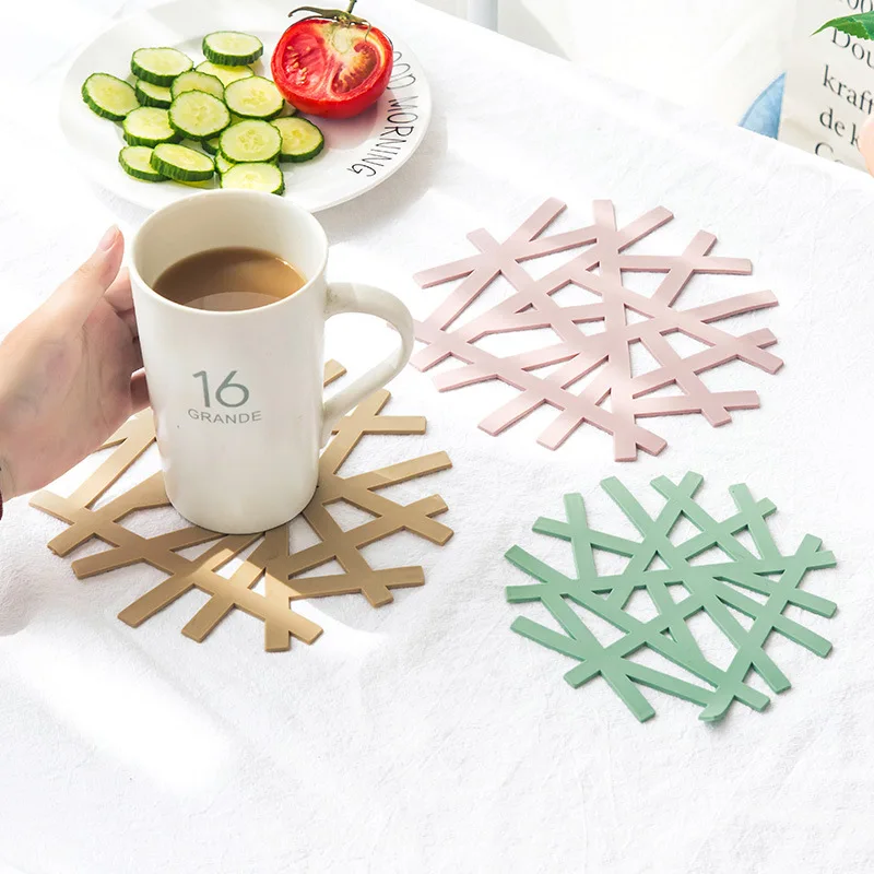 

New PVC Hollow Coaster Mat Pad Cushion Drinks Tea Cup Tableware Placemat Decoration Silicone Non-slip Heat Resistant Mat