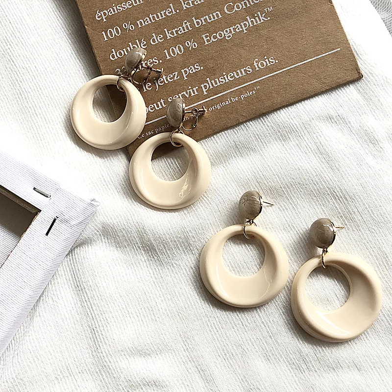 

UJBOX Net Red Geometric Hollow Round Resin Drop Earrings Temperament Exaggerated Party Earrings Without Pierced Ears Gfit