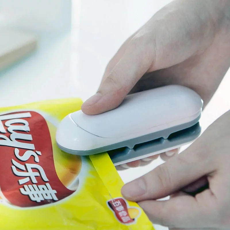 

Portable Sealing Machine Mini Handheld Food Saver Vacuum Sealer Machine Package Sealer Clamps Kitchen Packing Heat Seal Machine