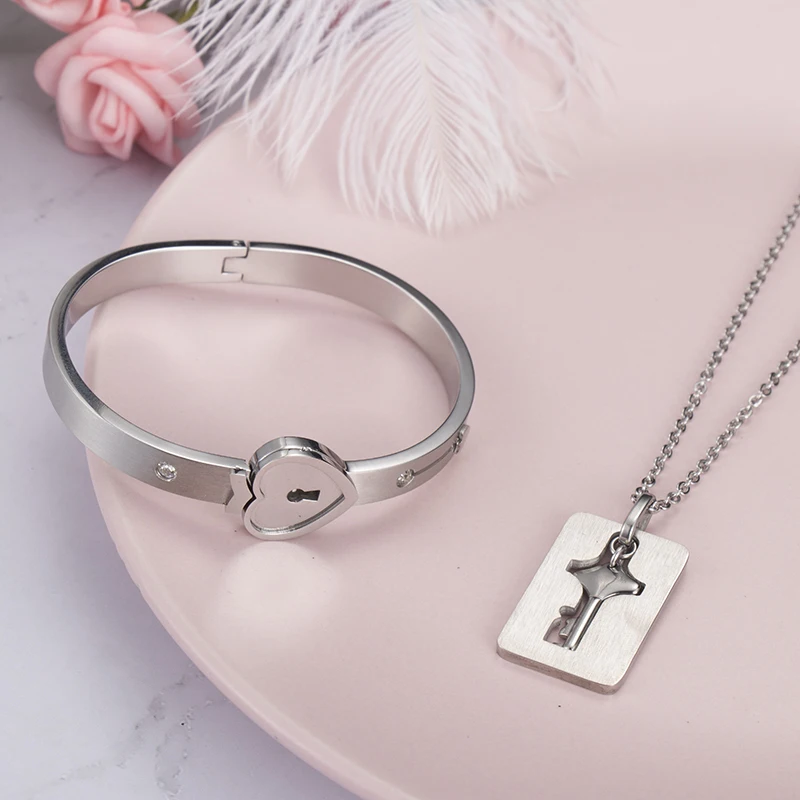 

ZPAMS Stainless Steel Bangles for Women Love Heart Lock Woman Bracelet Bangles Key Pendant Couple Bracelet Homme Necklace