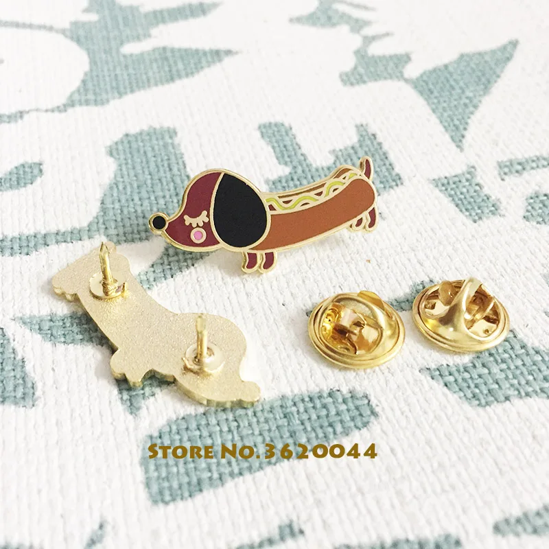 50pcs 30mm Diggity Cute Dog Lapel Pin Metal Craft Cool Badges Wiener Dachshund Hot Doggy Custom