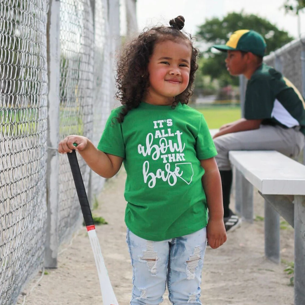 Бейсбольная рубашка для Черлидинга «It's All about That Base» летняя забавная футболка со слоганом с короткими рукавами для мальчиков и девочек, футболка с графикой