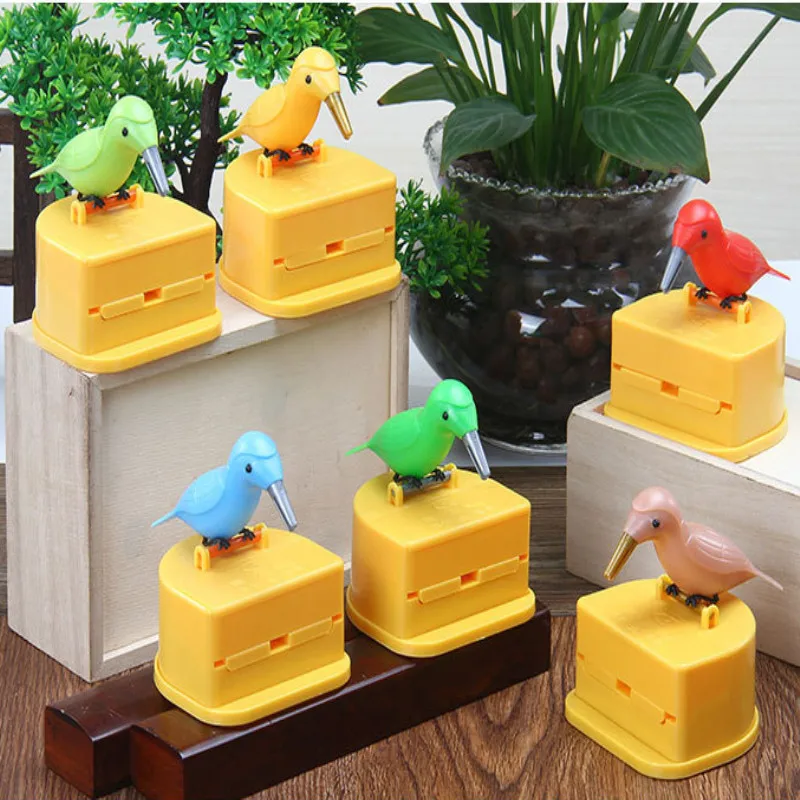 

1PC Creative Automatic Toothpick Box Cartoon Bird Push Type Toothpick Holder Toothpick Storage Box Restaurant Decoration 8*8*9CM