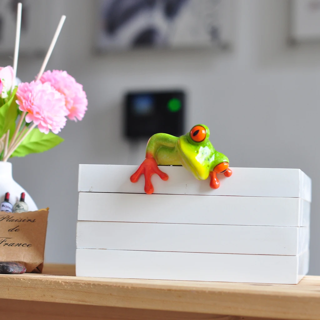Resin Crafts 3D Frog Figurine Miniature Statue Office Desk Decor Home Table Office Bedroom Decorative Artwork Great As Gift 