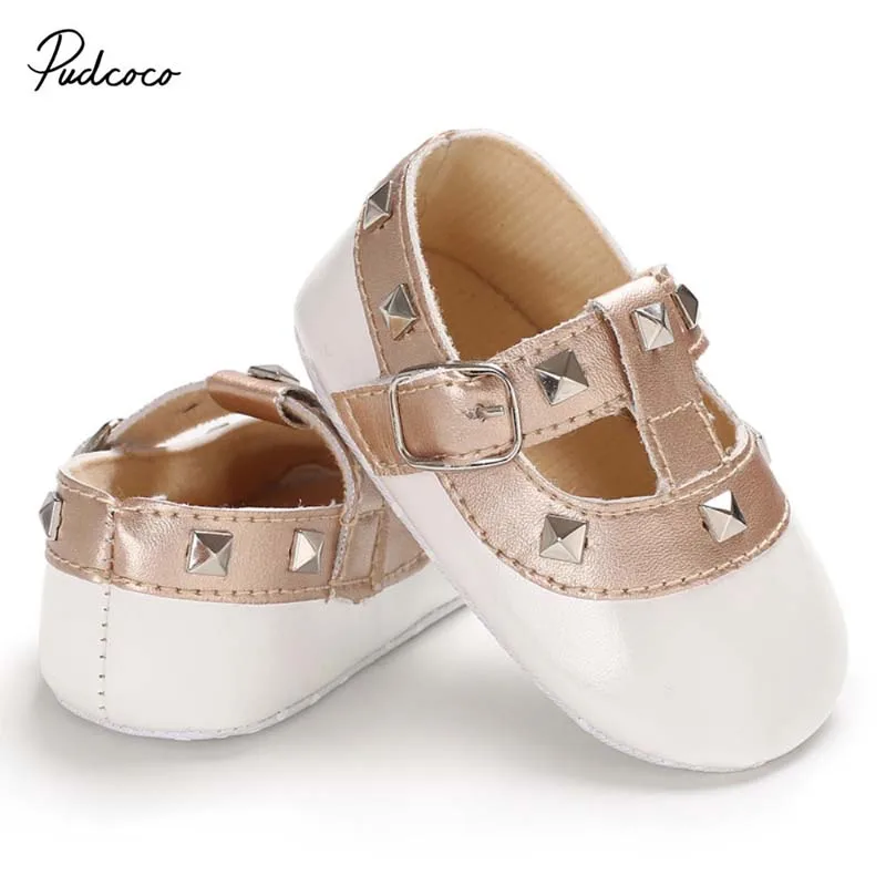 Pudcoco Новорожденный ребенок принцесса детская обувь из искусственной кожи с защитой от скольжения для мальчиков и девочек Bling кроватки коляску обувь бант, мягкая подошва не начавших ходить, на возраст от 0 до 18 месяцев - Цвет: Белый