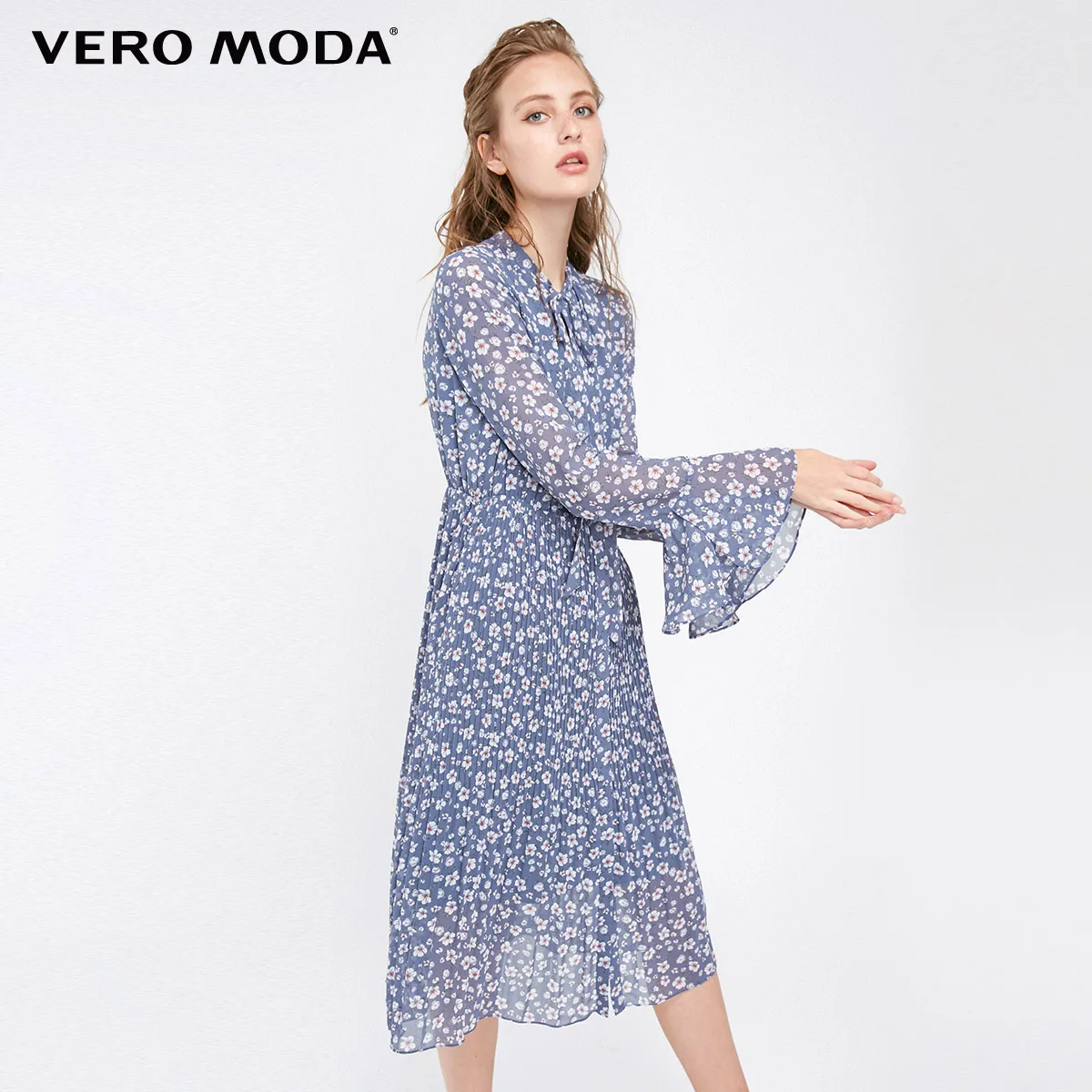 Vero Moda Printed V-neck Lace-up Pleated Mid-length Chiffon Boho Dress | 318305521 - Цвет: Bijou blue