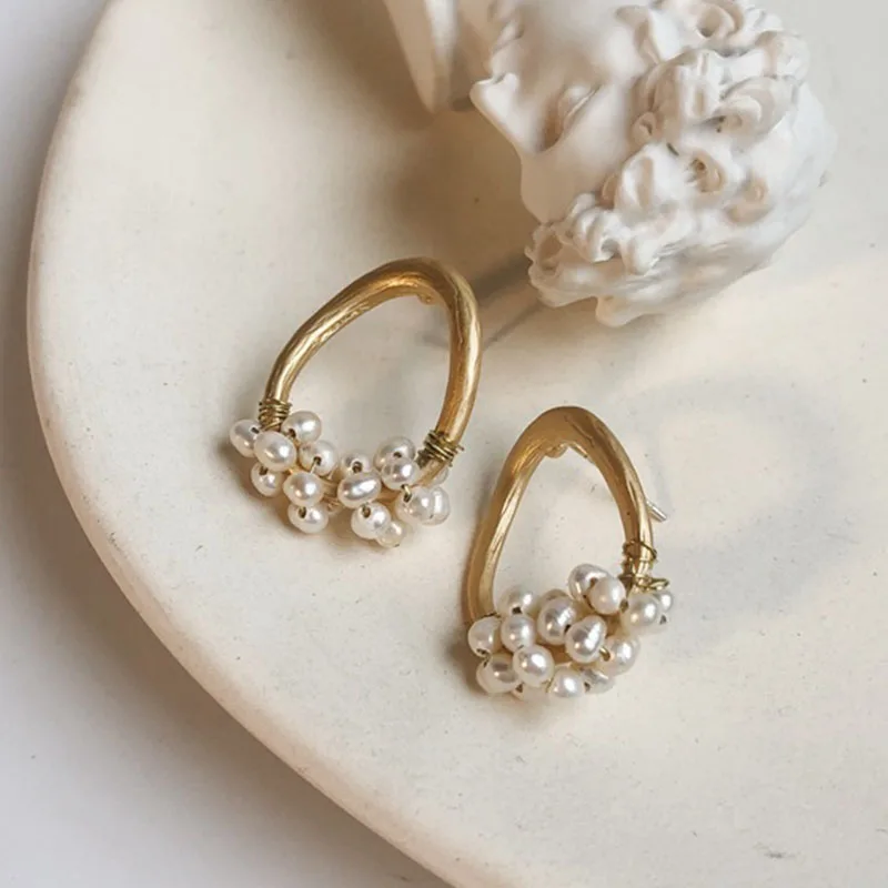 

Vintage Gold Geometric Earrings for Women Korean Twine Hollow Irregular Round Circle Pearl Stud Earrings Fashion Jewelry