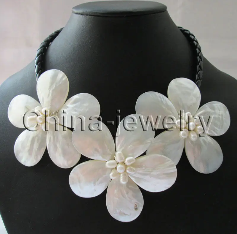 

FREE SHIPPING ****** Handmake 18" 3pieces white freshwater pearl & shell flower necklace - GP clasp