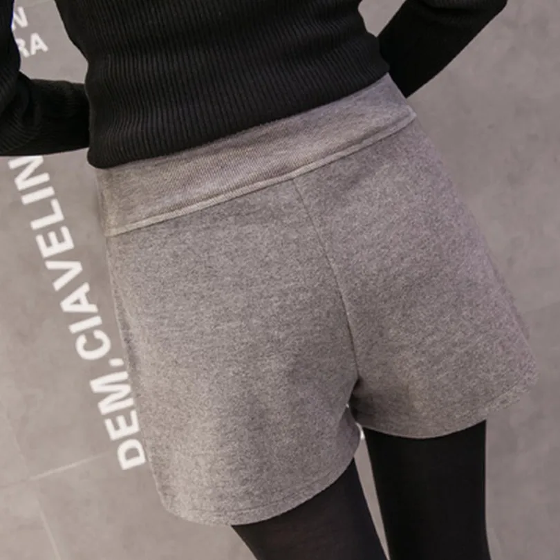 Plus Thick Winter Maternity Shorts Clothes for Pregnant Women Short Pants Gravidas Solid Plus Size Shorts Gestantes with Pockets