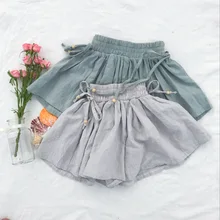 Для девочек повседневные Шорты детей высокой талии из хлопка и льна серо-зеленый рюшами Шорты ребенок все матч мягкая одежда для девочек детей От 1 до 7 лет
