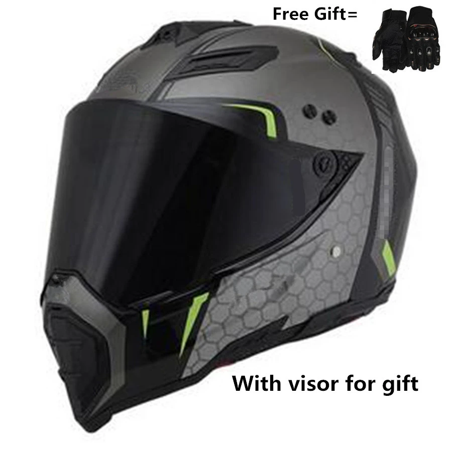 Dirt bike helmet with visor Clearance