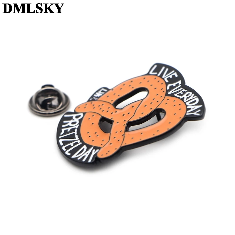 DMLSKY офис ТВ-шоу Pretzel искусство эмалированные булавки и броши-значки для лацкана рюкзак сумки значок Одежда Брошь Бижутерия Подарки M3641