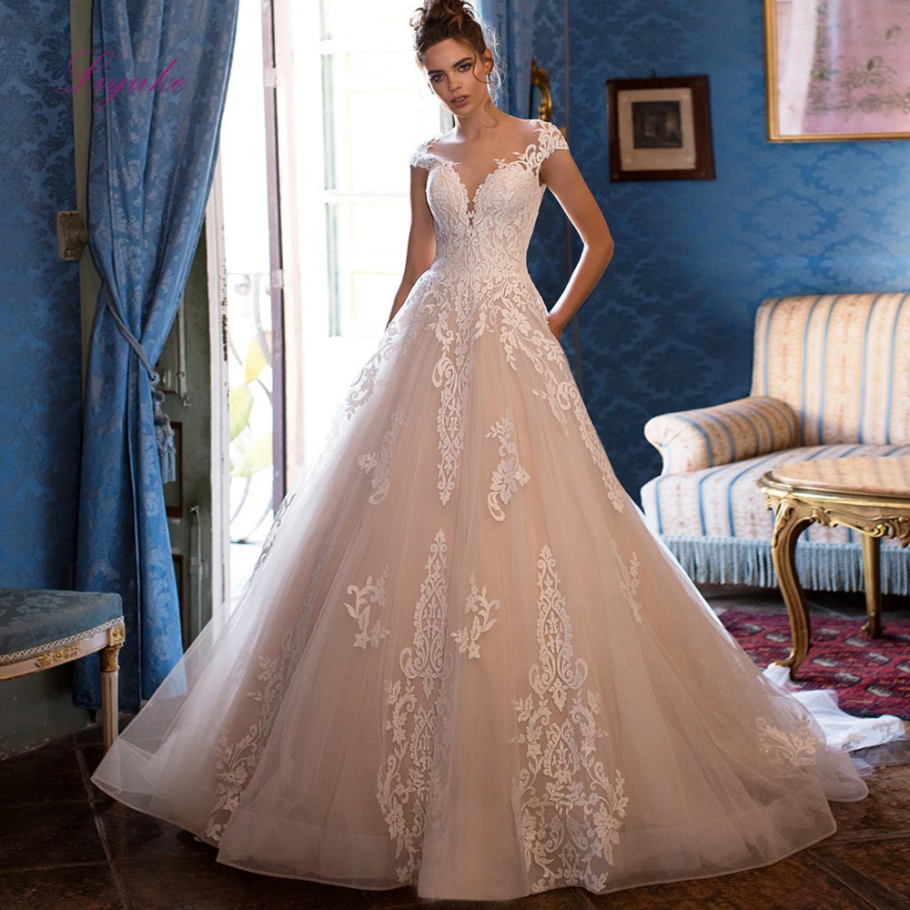 

Liyuke 2019 Married Wedding Dress Ball Gown Scalloped Neck Lace Appliques Beadings Free Shipping Customized