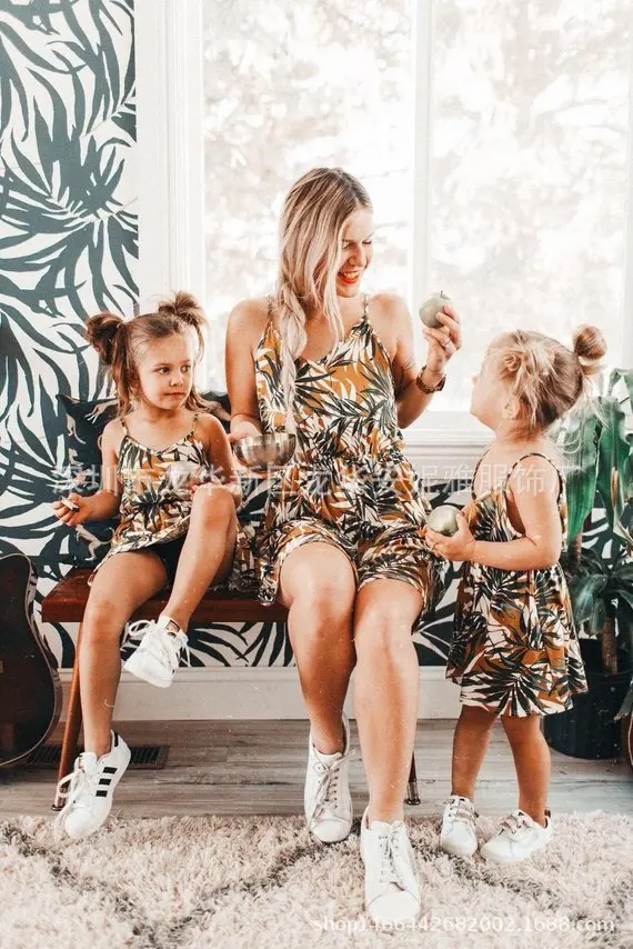 

2019 Mom and Daughter Dress Family Look Matching Mother Daughter Clothes Dresses Mommy and Me Clothes Outfits