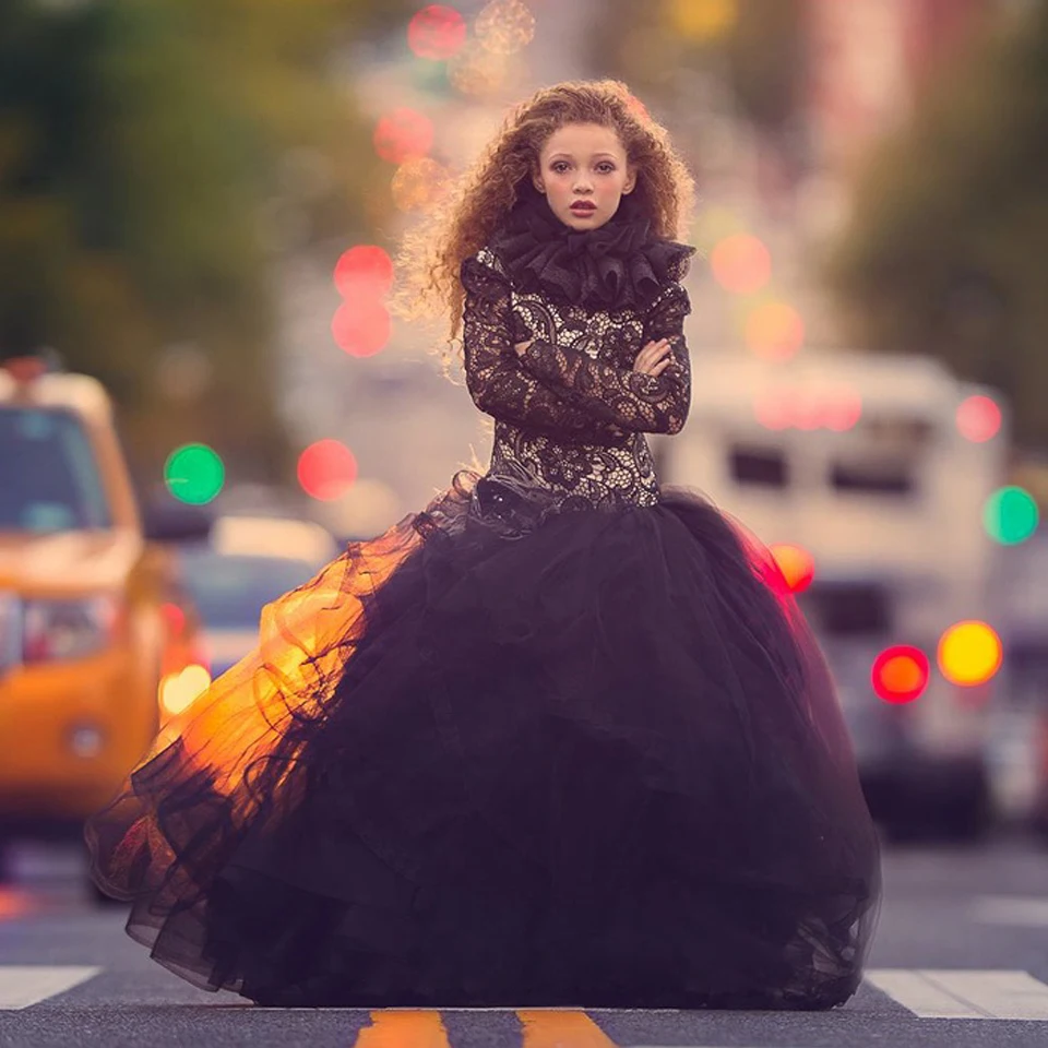 

Feathers Appliques Ball Gown for Weddings Bling Beading with Lace and V Back Solid Color Black Flower Girl Dress Hot Sale 2016