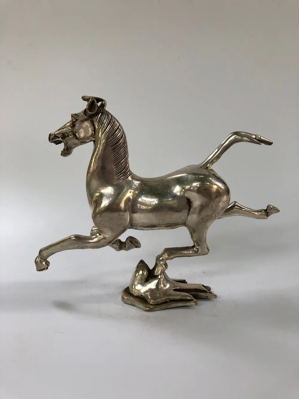 

Copper flow silver horse statue ornaments home decoration crafts