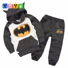 Новинка года; комплект одежды с Бэтменом для маленьких девочек и мальчиков Детский Повседневный хлопковый костюм; сезон весна-осень детская толстовка с капюшоном; футболка; брюки; комплект одежды