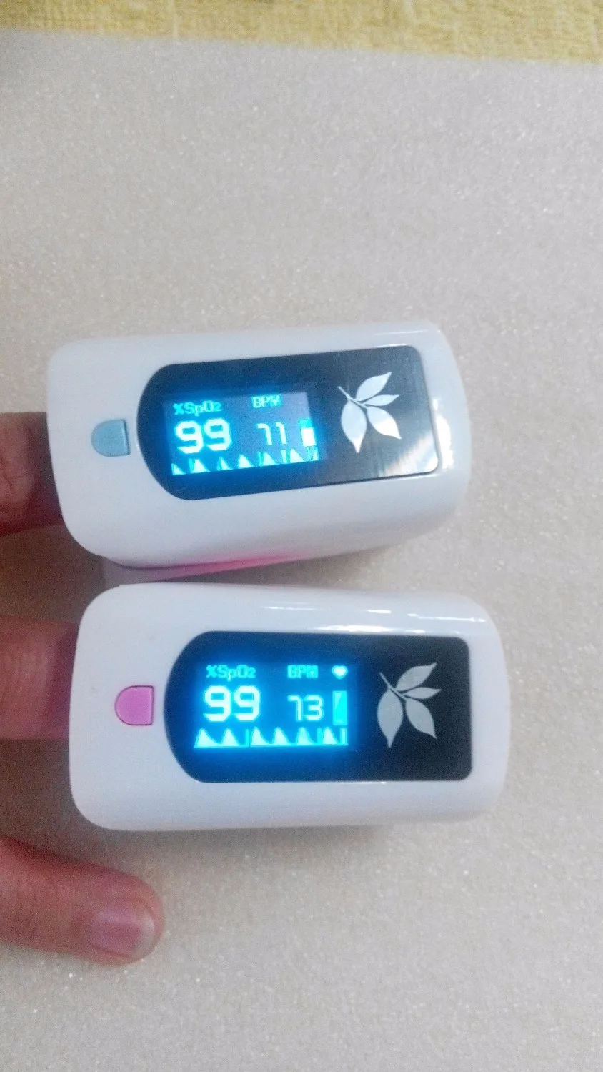 

2pcs/lot 3 in 1 Accuracy SpO2/PR/Temp Color Diaplay Finger Tip Pulse Oximeter Digital Oximetro Home Diagnostic-tool AH-1508T