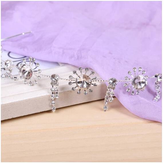 

Korean version of the bride wedding headdress headdress hair crested flower headband FD017