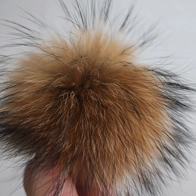 Рисунок 2 - Зимние шапочки 15 см с помпоном