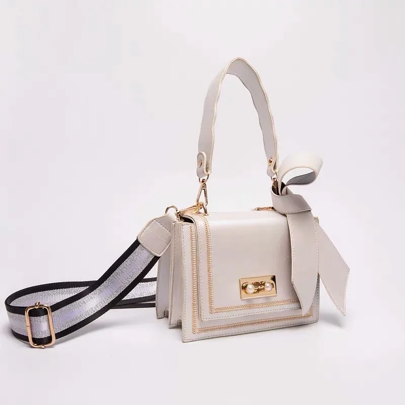 

The designer of the new 2019 luxury tote bag has a retro and simple shoulder bag for women