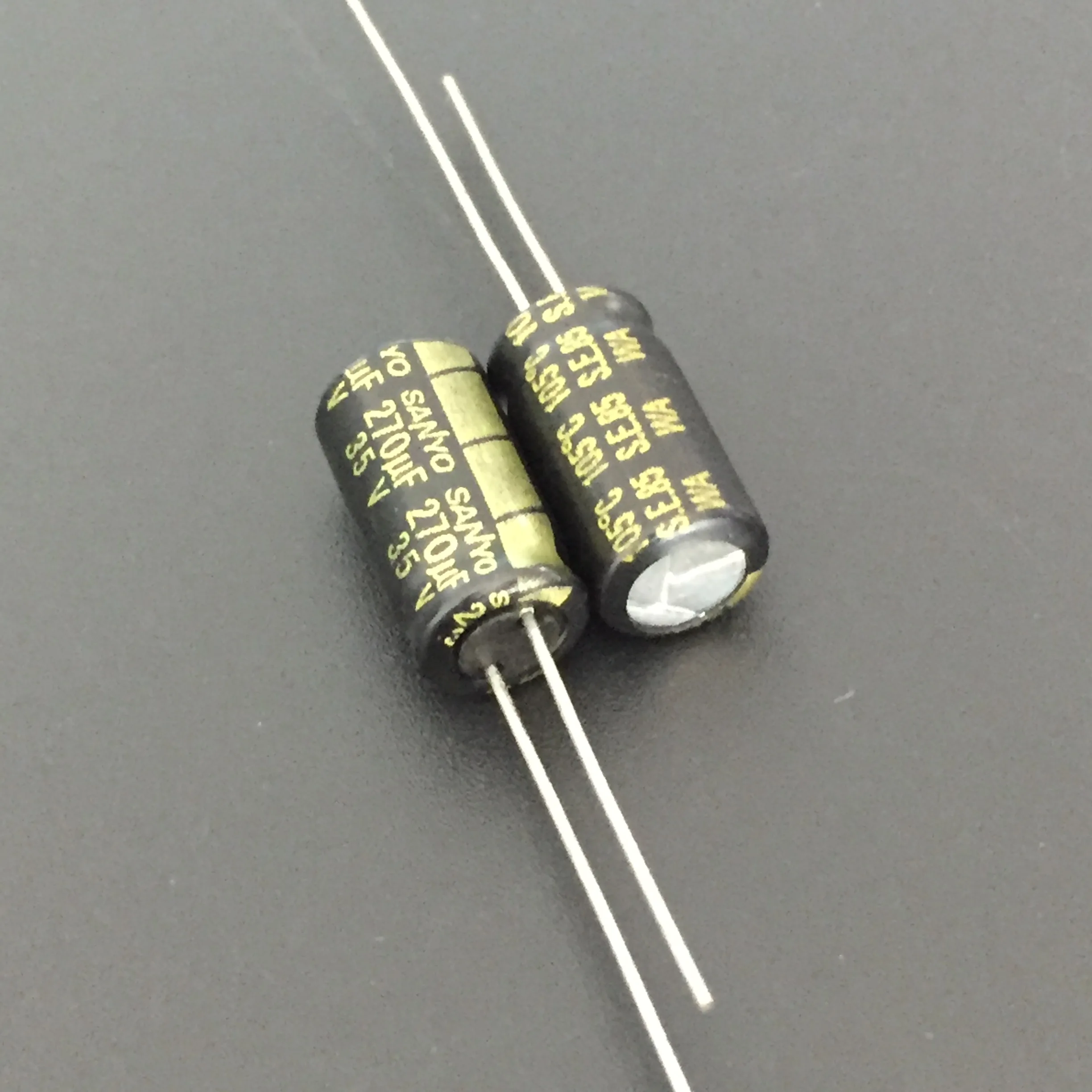 100pcs 270uF 35V SANYO WA Series 8x16mm Low Impedance Long Life