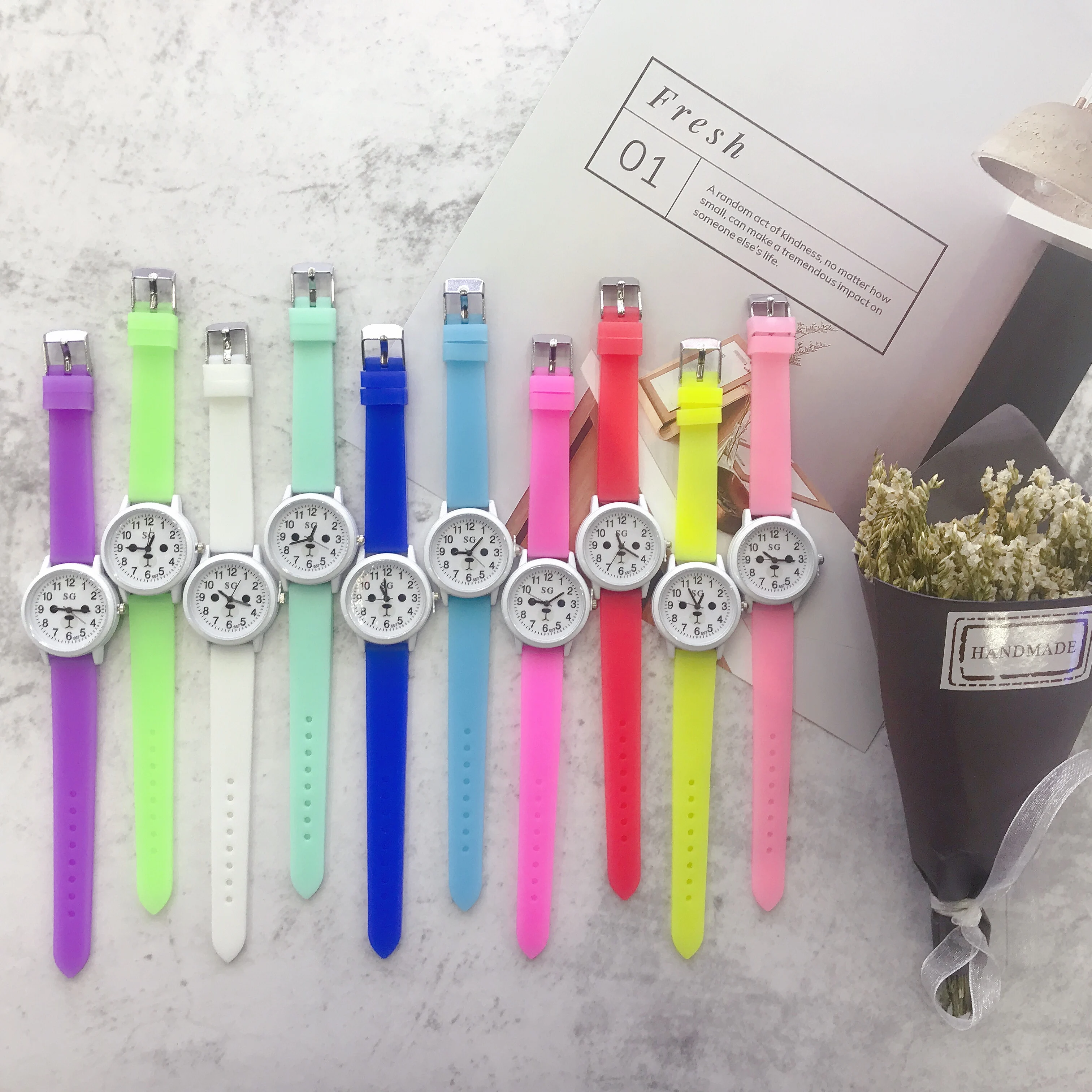 Silica gel color strap lovely simple children's cartoon watch children gifts
