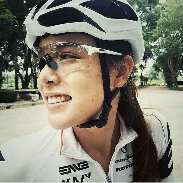 US $13.11 Photochromic Sunglasses Auto Lens TR90 Sports Cycling Discoloration Glasses Men Women MTB Road Bike