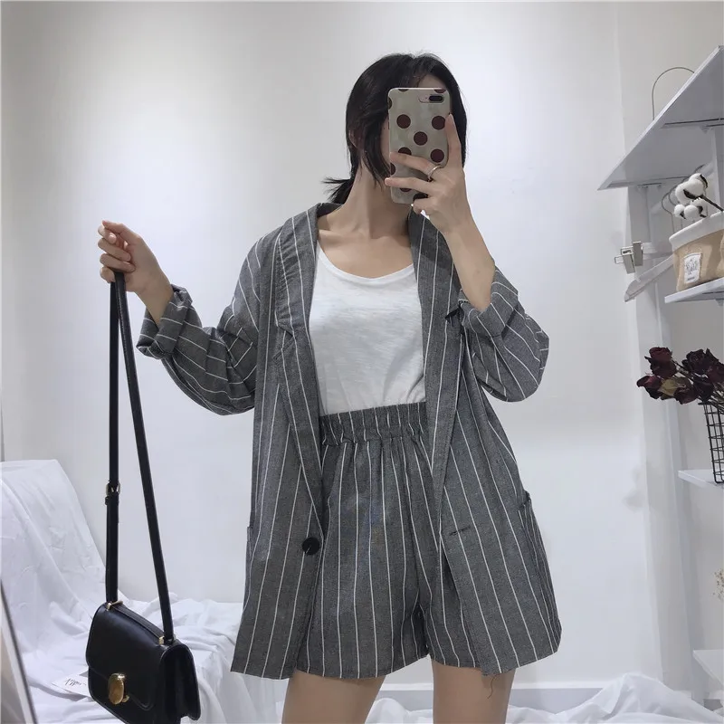 

2019 Summer Autumn Women Sets Thin Striped Blazers Coats Long Sleeve Loose Suit Jacket+Elastic Waist Shorts Two Piece Suits Lady